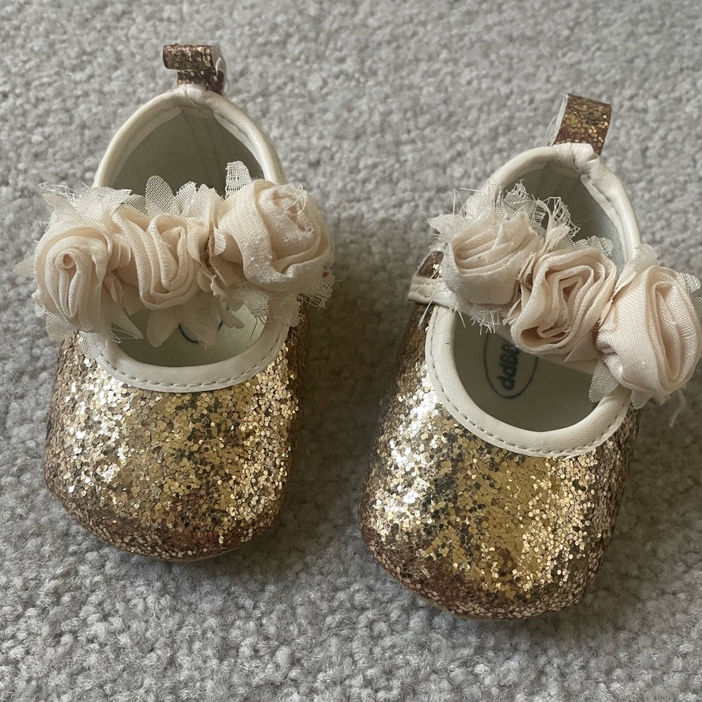 Gold shimmer shoes for baby girl size 1